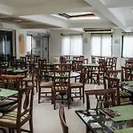 & Linda Hotel