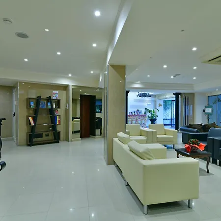 Hotel & Linda 3*