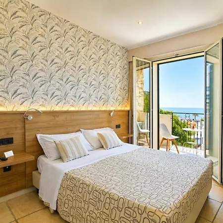 & Linda Hotel 3*