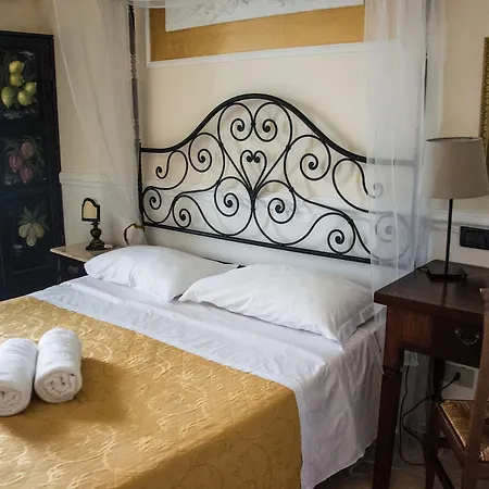 & Linda Hotel Giardini Naxos