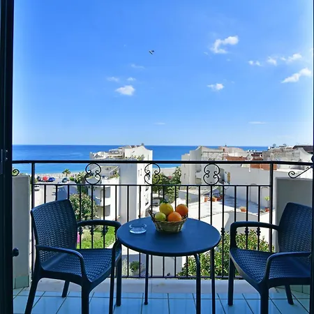 Hotel & Linda 3*